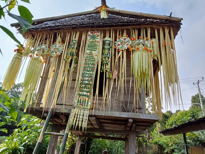 Berkas:Lumbung padi di bali.jpg