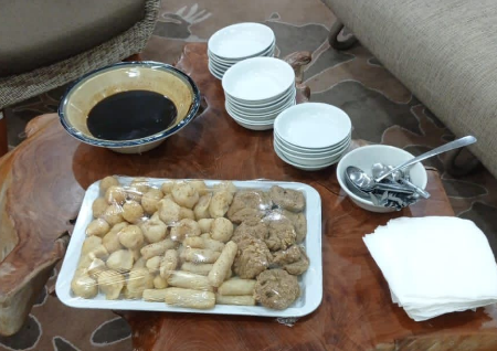 Berkas:Pempek Palembang.png