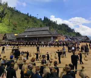 Acara seren taun di kasepuhan gelar alam.jpg