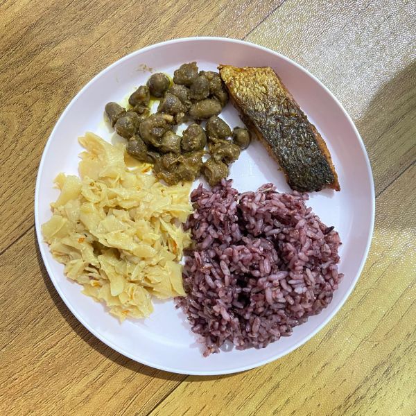 Berkas:Nasi beras merah.jpg