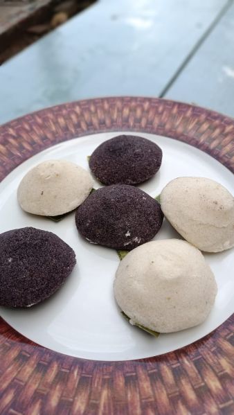 Berkas:Putu Cangkir.jpg