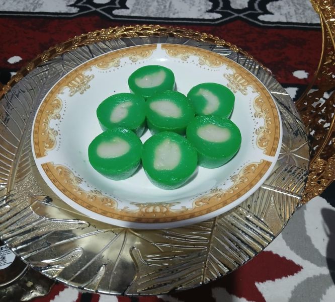 Berkas:Kue Cantik Manis Pandan.jpg