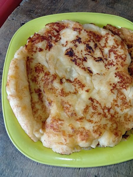 Berkas:Lanye-lanye-Noviana Ayla.jpg